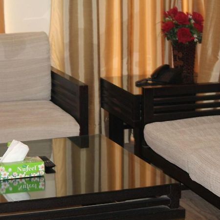 Hotel Vipul Grand Ґурґаон Екстер'єр фото
