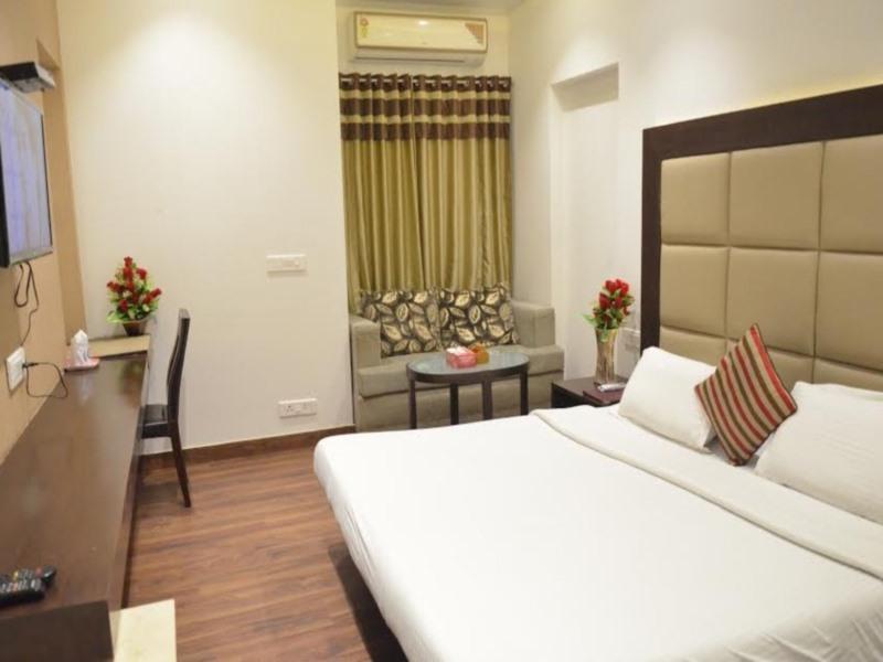 Hotel Vipul Grand Ґурґаон Екстер'єр фото