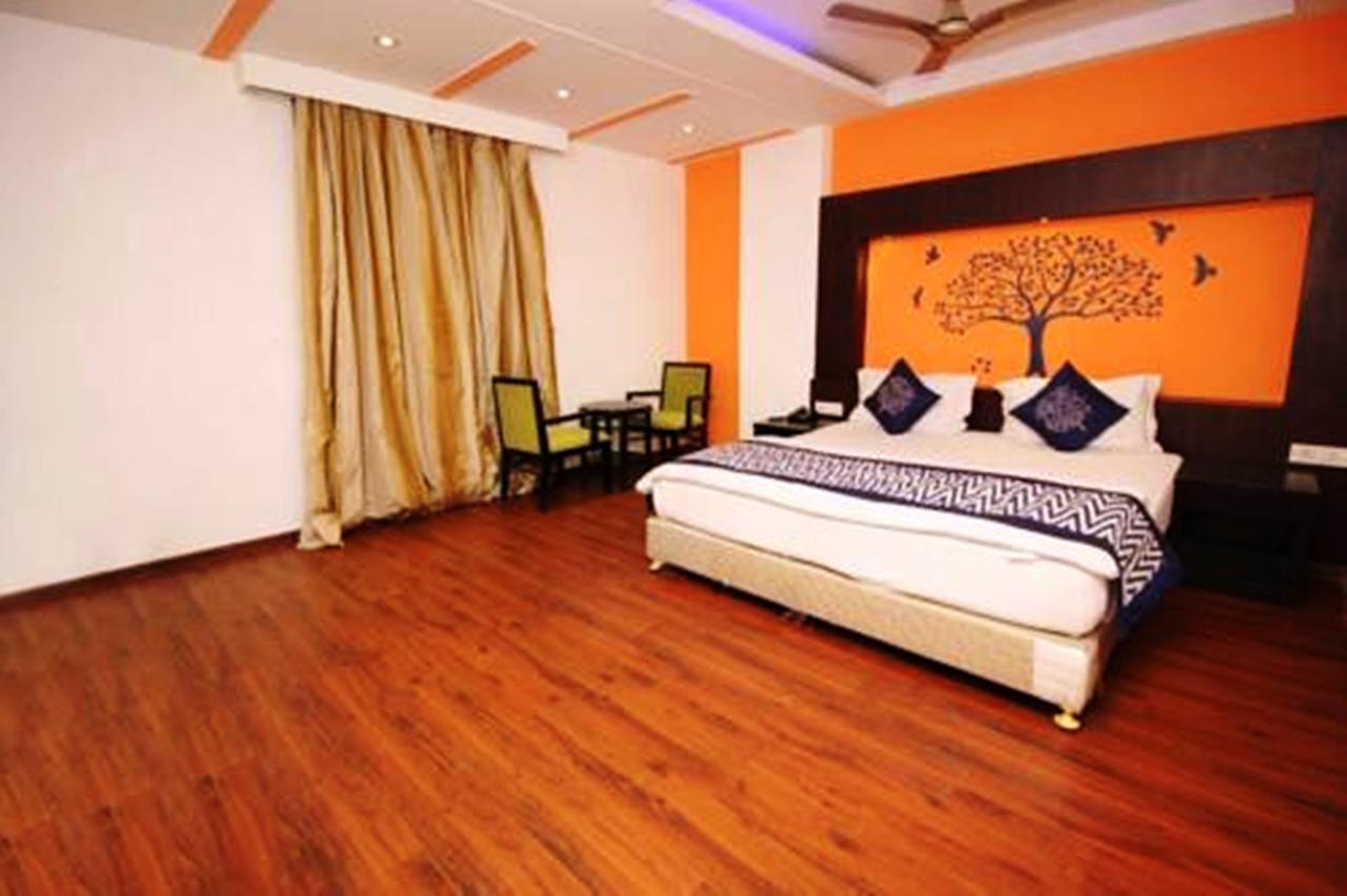 Hotel Vipul Grand Ґурґаон Екстер'єр фото