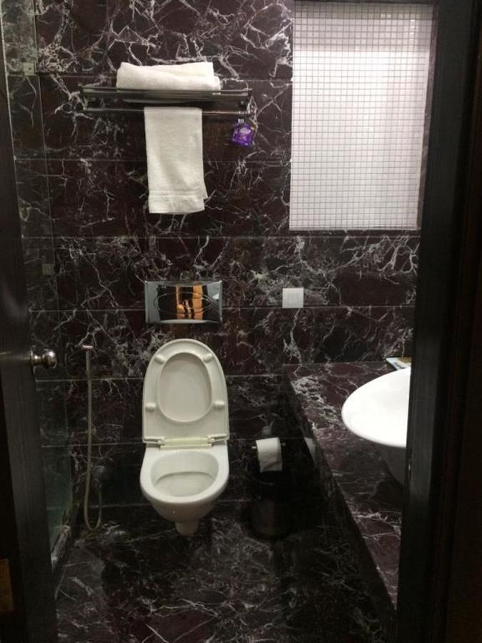 Hotel Vipul Grand Ґурґаон Екстер'єр фото