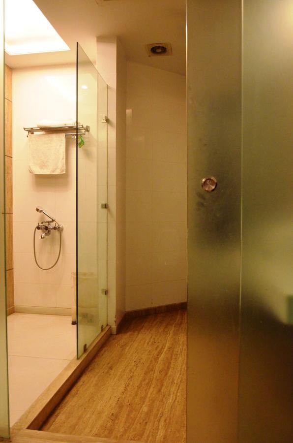 Hotel Vipul Grand Ґурґаон Екстер'єр фото