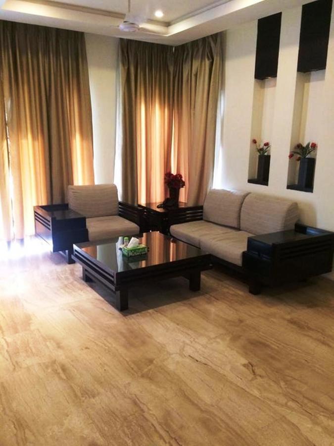 Hotel Vipul Grand Ґурґаон Екстер'єр фото