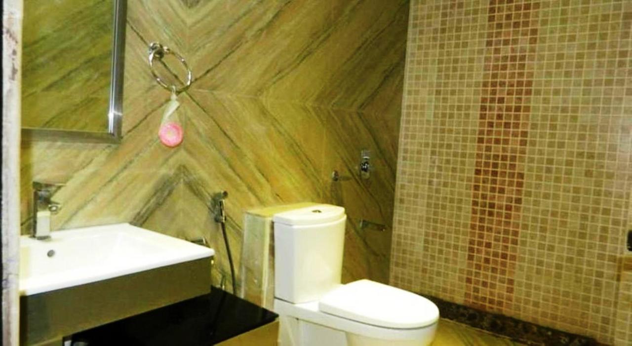Hotel Vipul Grand Ґурґаон Екстер'єр фото