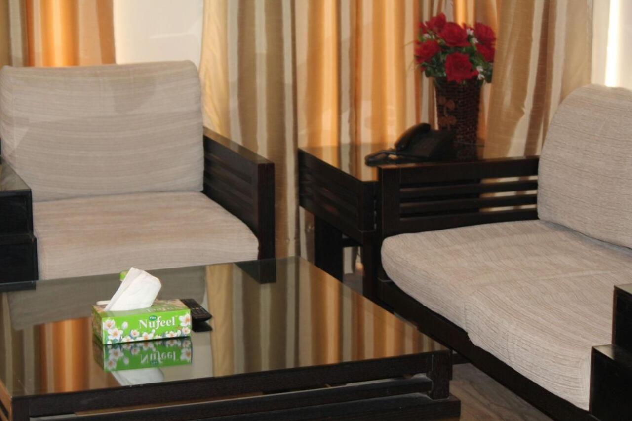 Hotel Vipul Grand Ґурґаон Екстер'єр фото